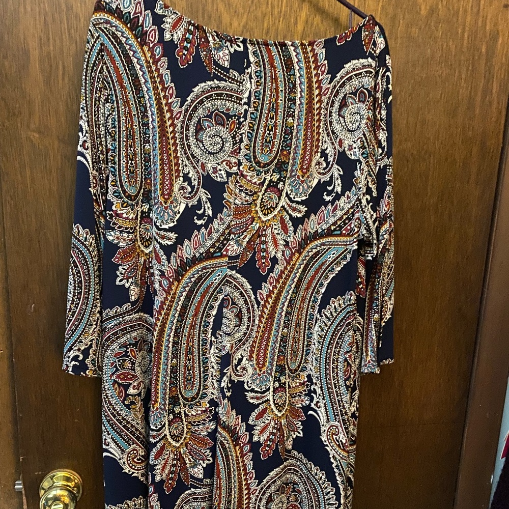 Roz and Ali 3/4 sleeve dress.